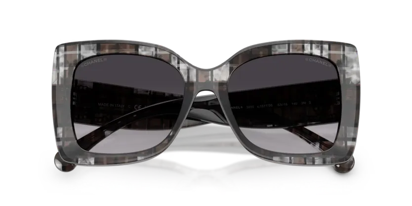 les Lunettes de soleil Chanel CH5555 1817S6 - tweed noir exclusif