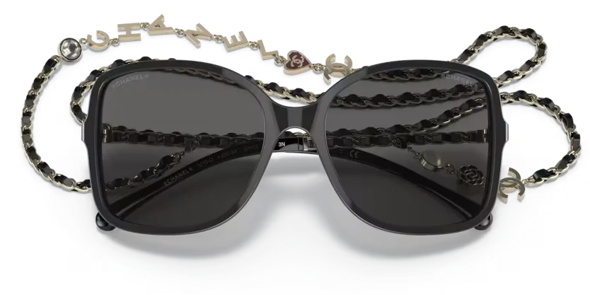 les Lunettes de soleil Chanel CH5210Q C622S4 - Noir et or