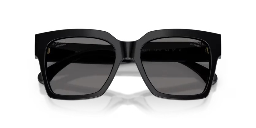 les Lunettes de soleil Chanel CH5558 C622T8 - Noir