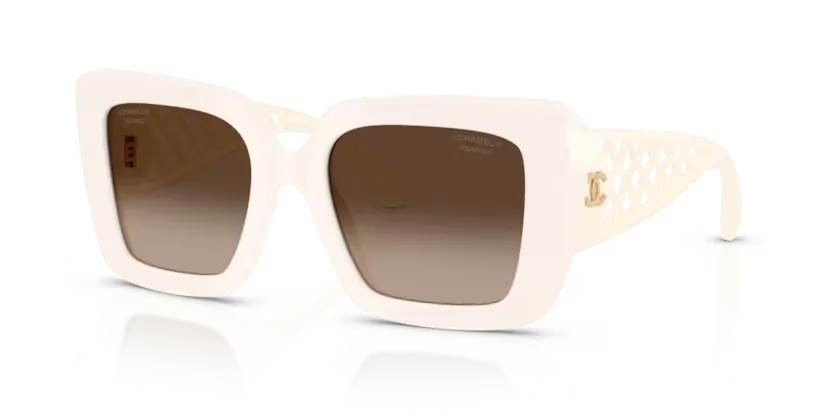 Les Lunettes de soleil Chanel Chanel CH5567 1828S9 - Blanc